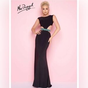 Mac Duggal Black 65521 Scoop Neck Column Cut Out Beaded Belt Dress Size 2 NWT